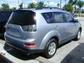 2009 Cool Silver Metallic Mitsubishi Outlander ES  photo #2