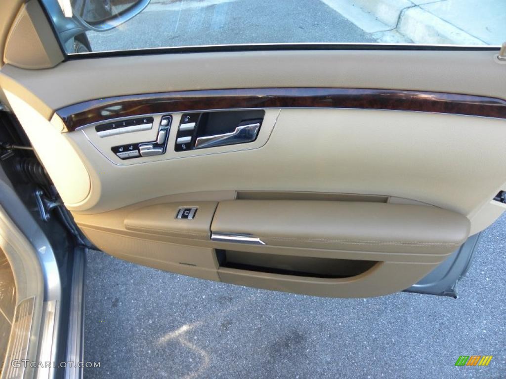 2007 Mercedes-Benz S 550 Sedan Cashmere/Savanna Door Panel Photo #39697577