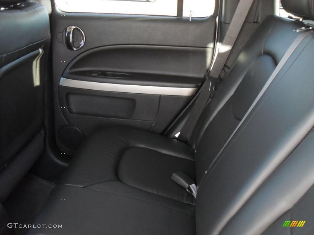 2011 HHR LT - Arctic Ice White / Ebony photo #17