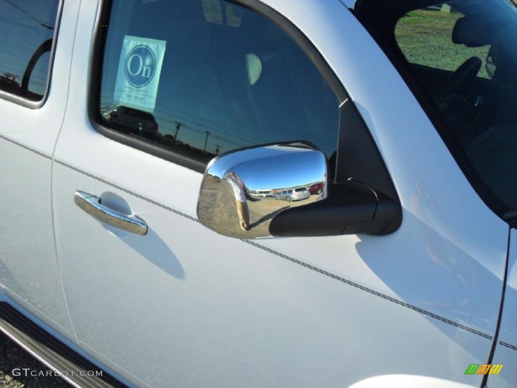 2011 HHR LT - Arctic Ice White / Ebony photo #25