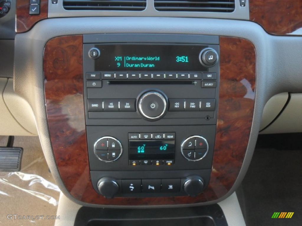 2011 Chevrolet Tahoe LT 4x4 Controls Photo #39702819
