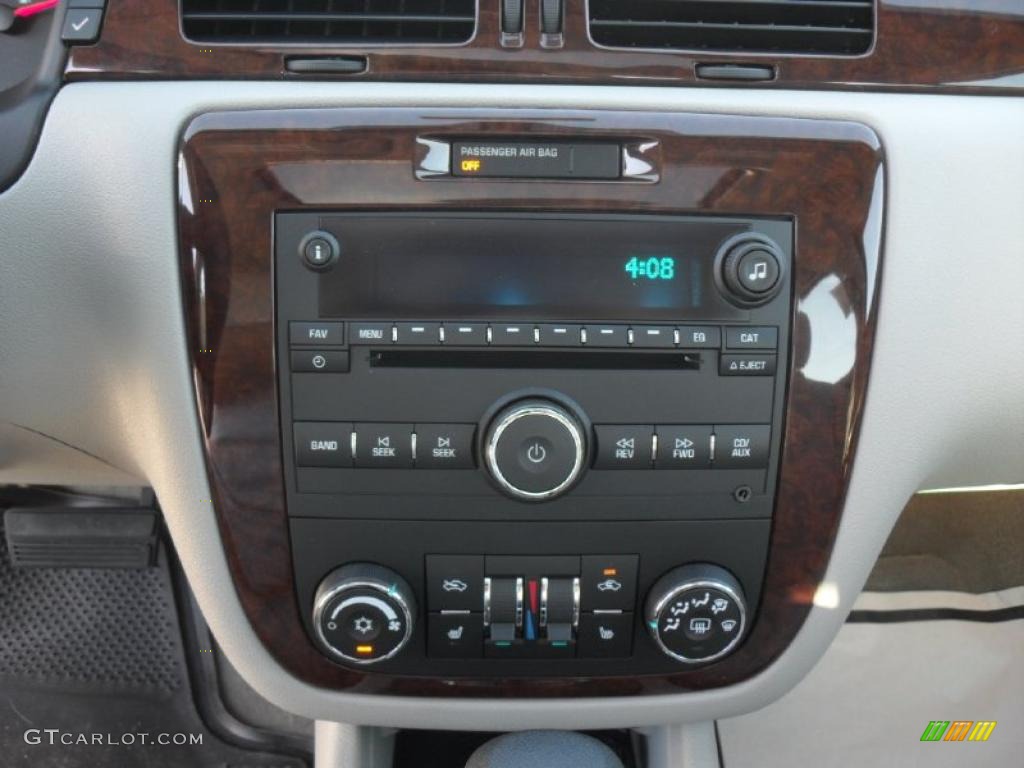2011 Chevrolet Impala LTZ Controls Photo #39703103
