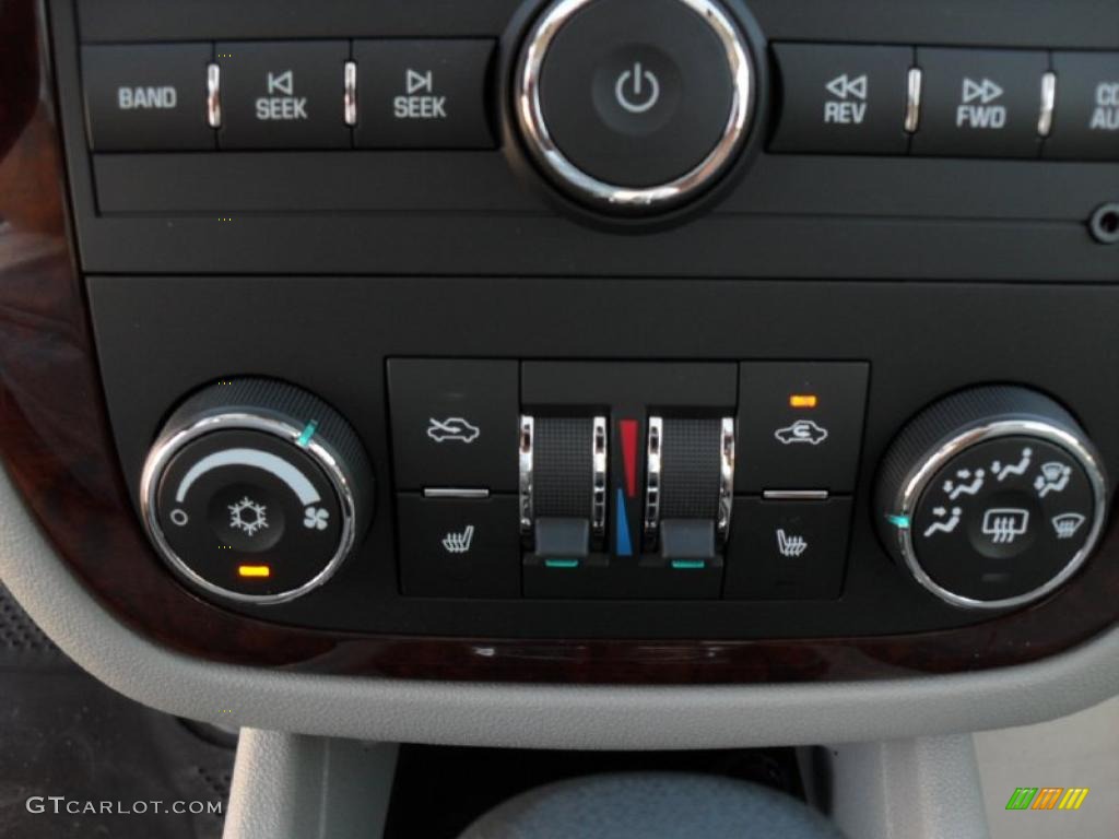 2011 Chevrolet Impala LTZ Controls Photo #39703127