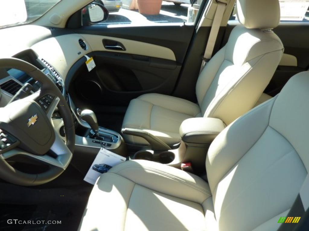 Cocoa/Light Neutral Leather Interior 2011 Chevrolet Cruze LT Photo #39705815