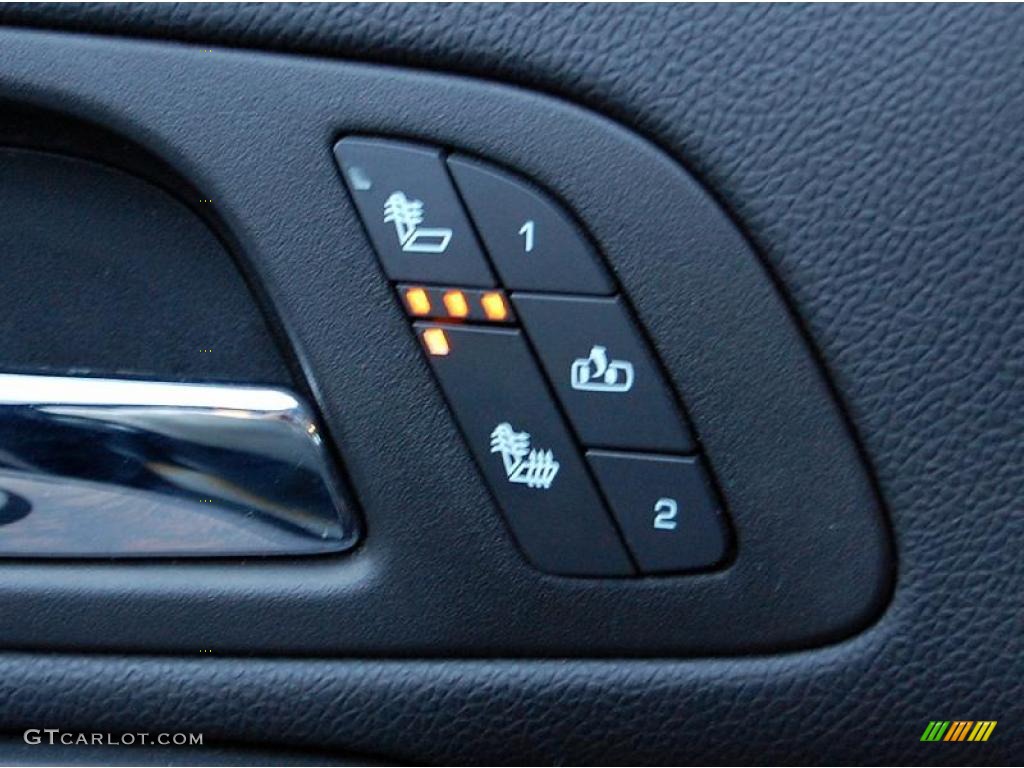 2008 GMC Yukon Denali AWD Controls Photo #39705903