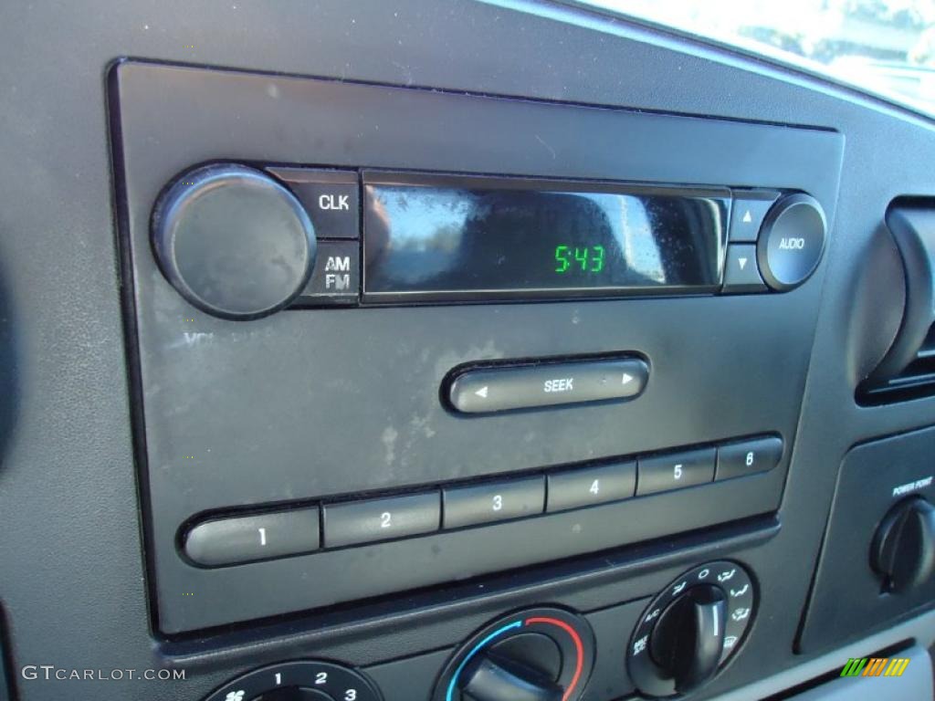 2006 Ford F350 Super Duty XL Crew Cab Chassis Controls Photo #39706339