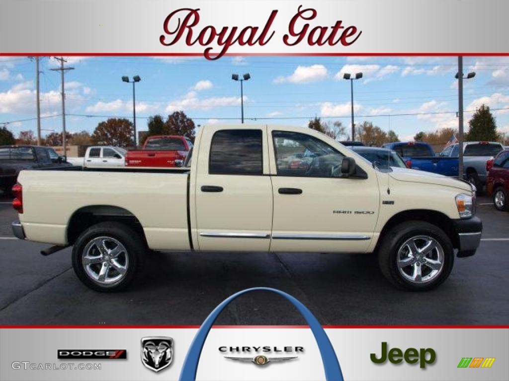 2007 Ram 1500 SLT Quad Cab 4x4 - Cool Vanilla / Khaki Beige photo #1