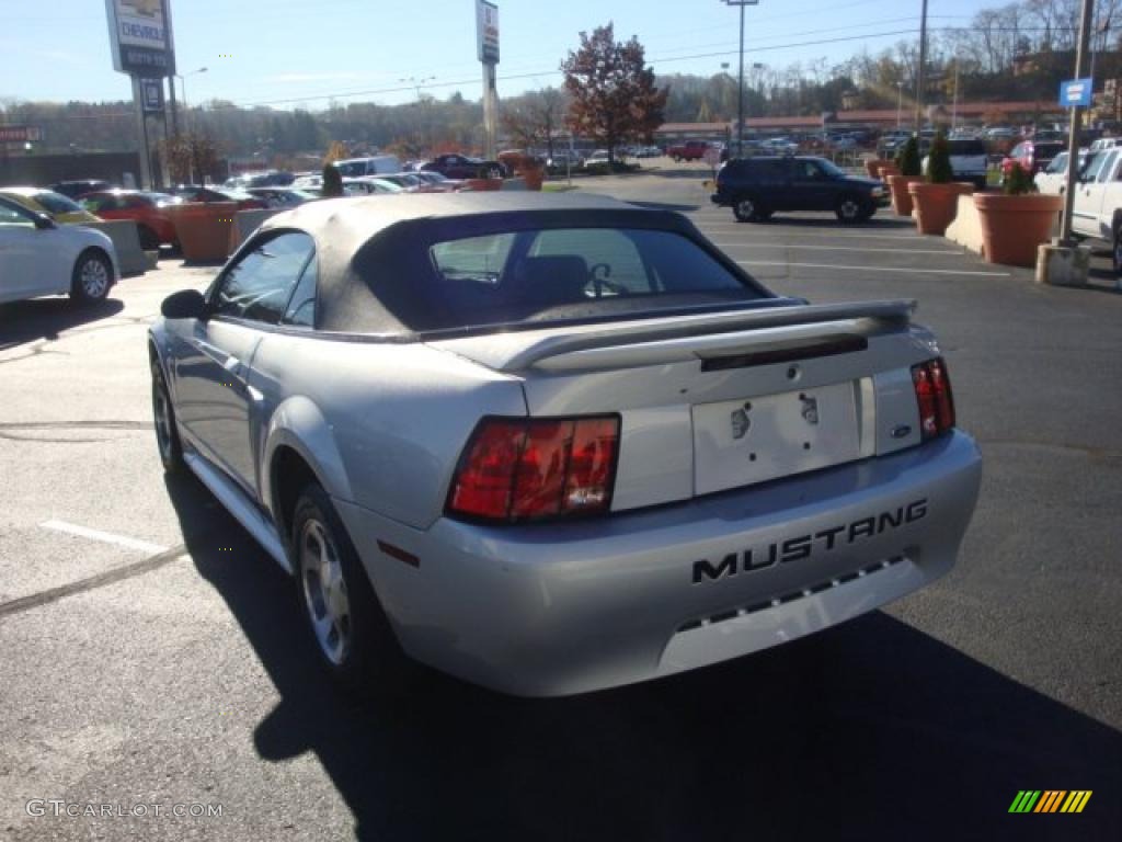 2000 Mustang V6 Convertible - Silver Metallic / Dark Charcoal photo #5