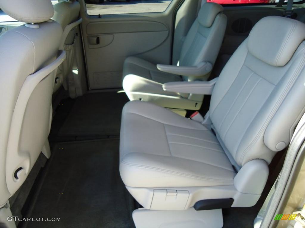 Dark Khaki/Light Graystone Interior 2006 Dodge Grand Caravan SXT Photo #39708695