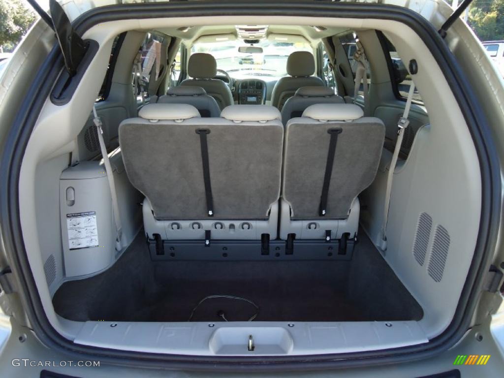 2006 Dodge Grand Caravan SXT Trunk Photo #39708739