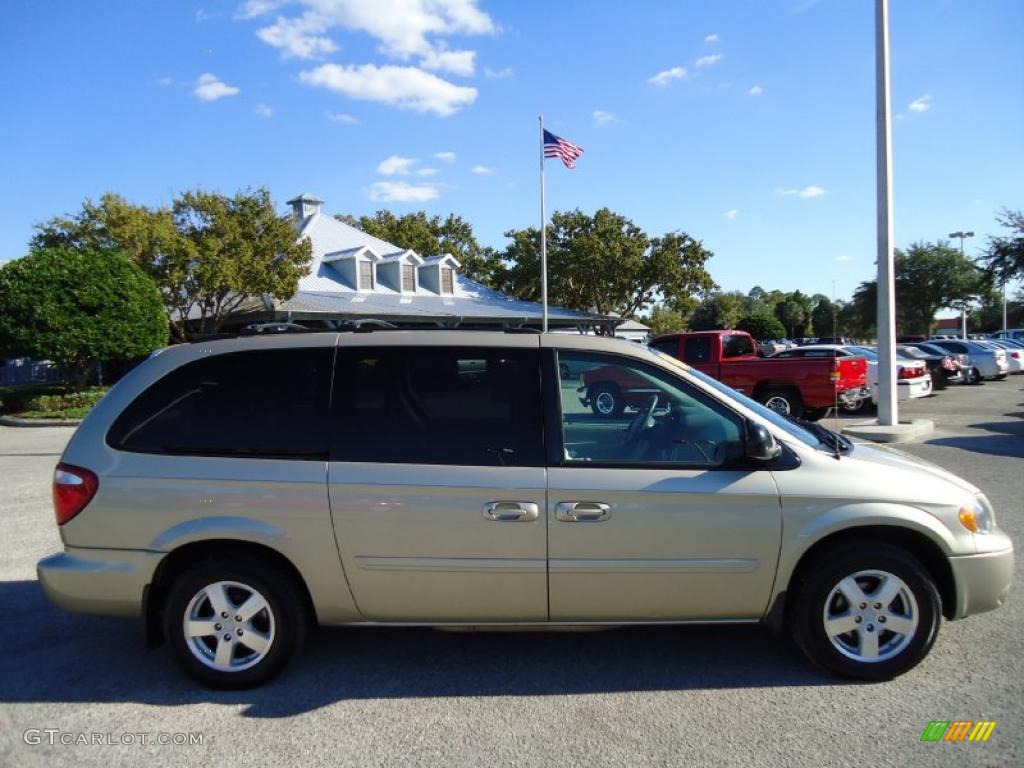 Linen Gold Metallic 2006 Dodge Grand Caravan SXT Exterior Photo #39708787