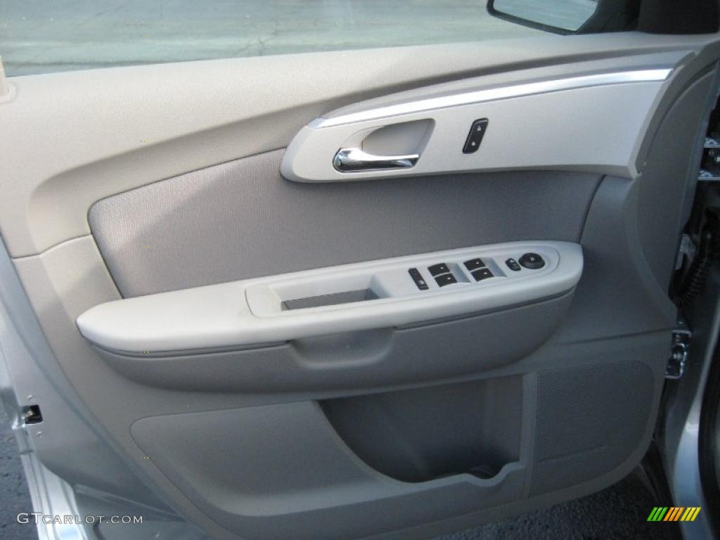 2011 Chevrolet Traverse LS Dark Gray/Light Gray Door Panel Photo #39708823