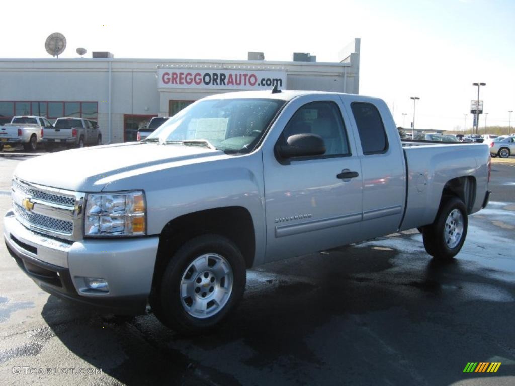 Sheer Silver Metallic Chevrolet Silverado 1500