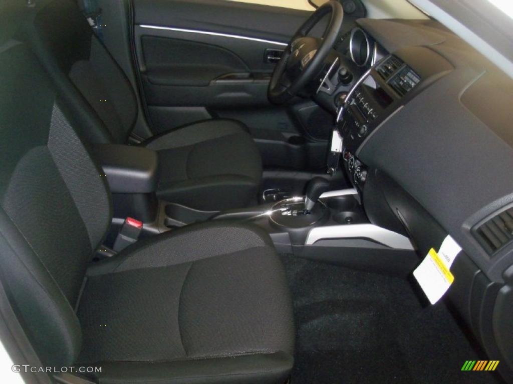 2011 Outlander Sport ES - Diamond White Pearl / Black photo #30