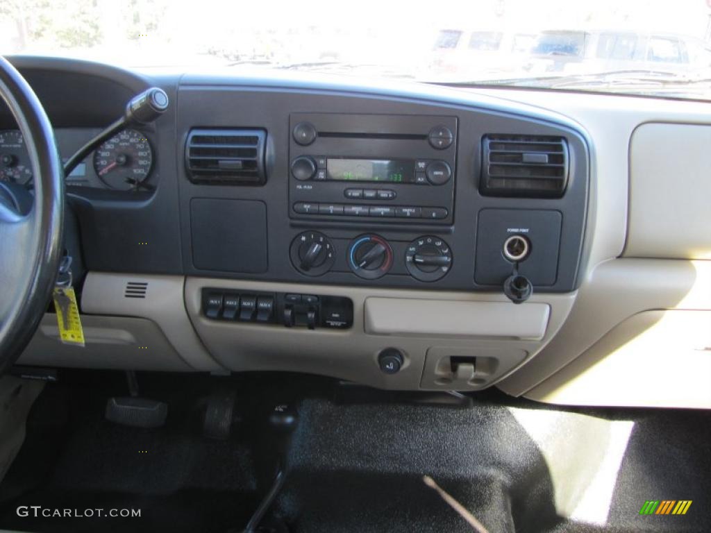 2006 Ford F350 Super Duty XLT Crew Cab 4x4 Chassis Controls Photo #39717967