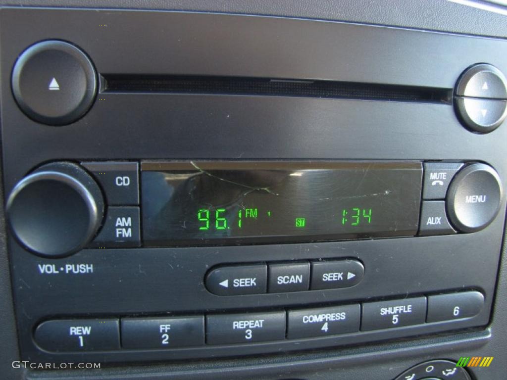 2006 Ford F350 Super Duty XLT Crew Cab 4x4 Chassis Controls Photo #39718039