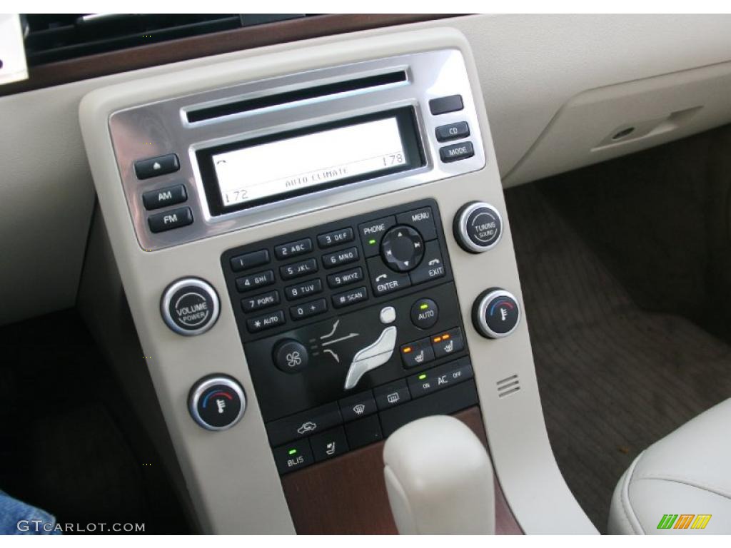 2009 Volvo S80 T6 AWD Controls Photo #39718183