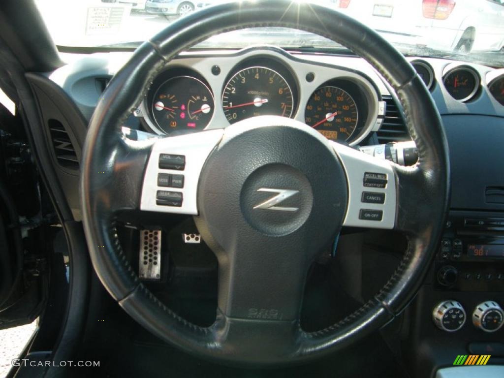 2006 Nissan 350Z Coupe Carbon Black Steering Wheel Photo #39718839