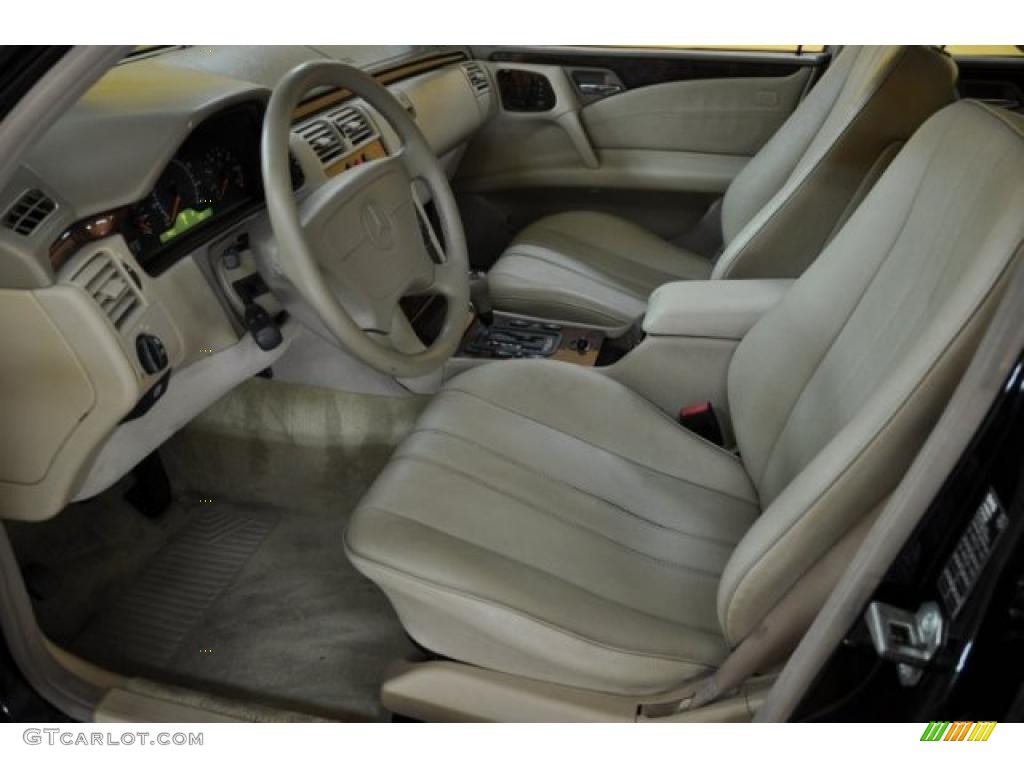 Parchment Interior 1998 Mercedes-Benz E 320 Wagon Photo #39720259