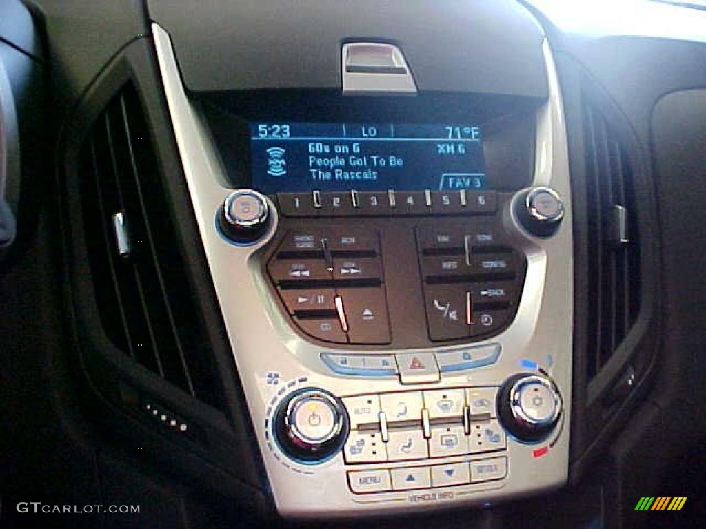 2011 Chevrolet Equinox LT Controls Photo #39723591