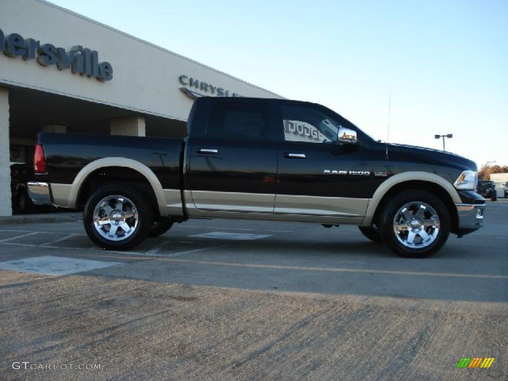 2011 Ram 1500 Laramie Crew Cab 4x4 - Brilliant Black Crystal Pearl / Light Pebble Beige/Bark Brown photo #2