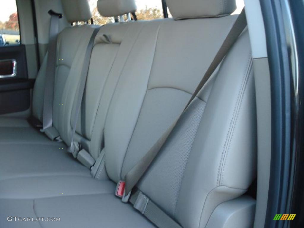 2011 Ram 1500 Laramie Crew Cab 4x4 - Brilliant Black Crystal Pearl / Light Pebble Beige/Bark Brown photo #11