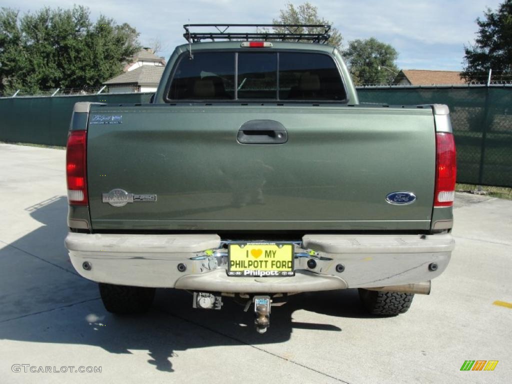 2004 F250 Super Duty King Ranch Crew Cab 4x4 - Estate Green Metallic / Castano Leather photo #4