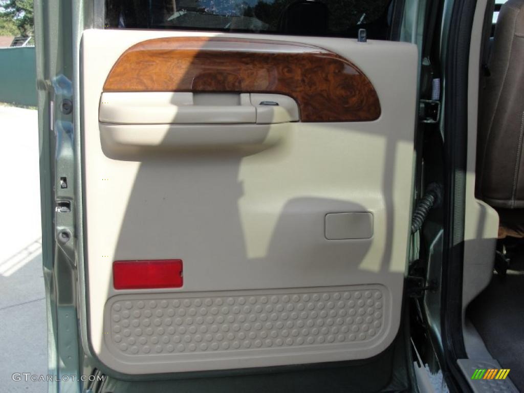 2004 F250 Super Duty King Ranch Crew Cab 4x4 - Estate Green Metallic / Castano Leather photo #39
