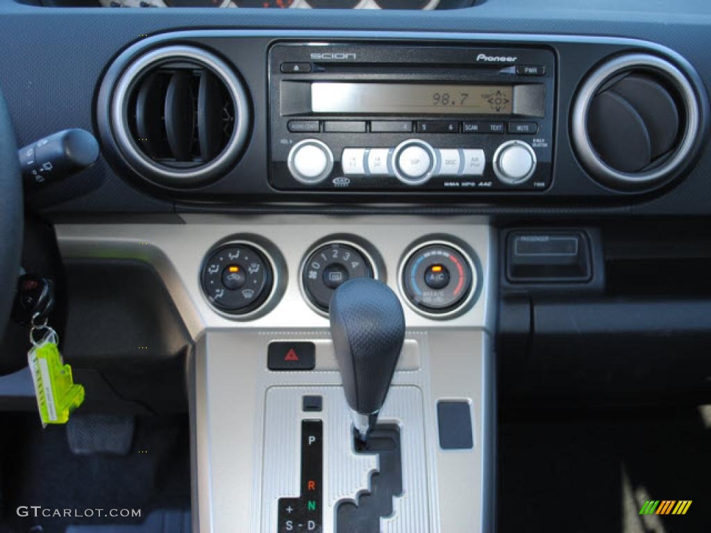 2009 Scion xB Standard xB Model Controls Photo #39730609