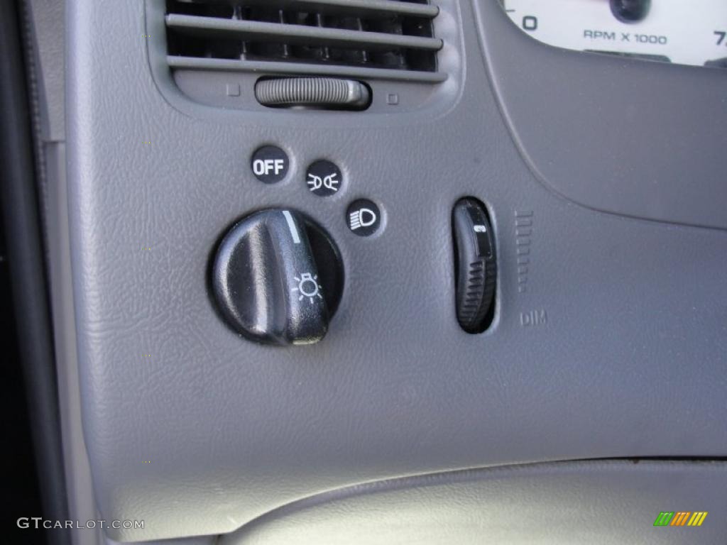 2005 Ford Ranger Edge SuperCab Controls Photo #39732952