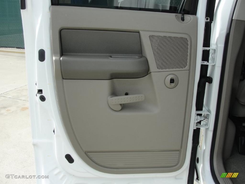 2007 Dodge Ram 3500 Lone Star Quad Cab Dually Khaki Door Panel Photo #39733589