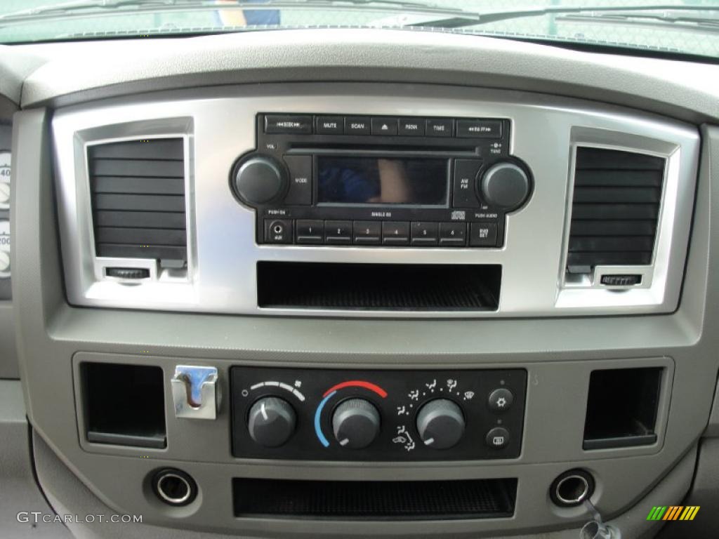 2007 Dodge Ram 3500 Lone Star Quad Cab Dually Controls Photo #39733693