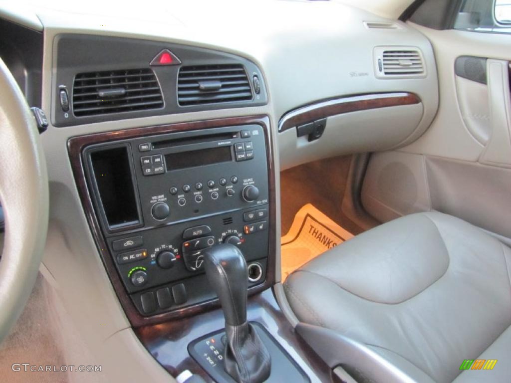 2005 XC70 AWD - Crystal Green Metallic / Taupe photo #8