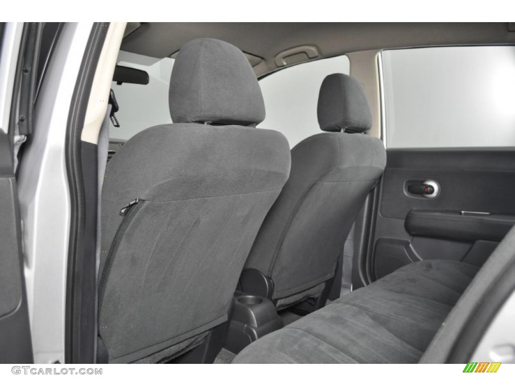 Charcoal Interior 2009 Nissan Versa 1.8 S Hatchback Photo #39734206
