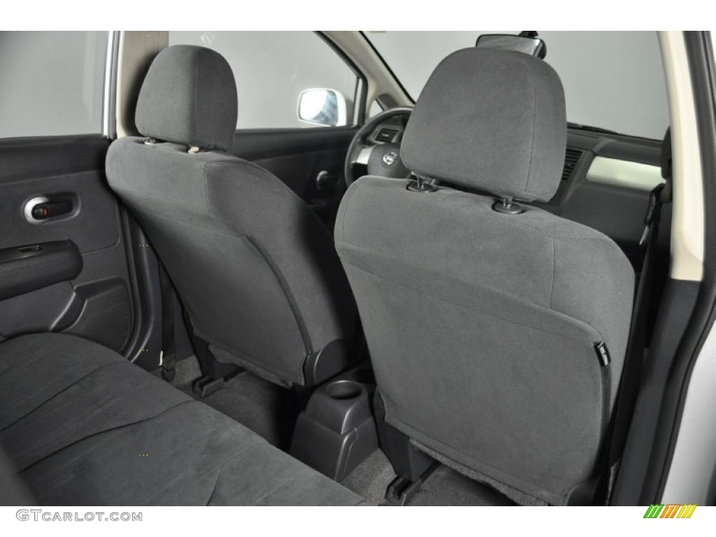 Charcoal Interior 2009 Nissan Versa 1.8 S Hatchback Photo #39734268