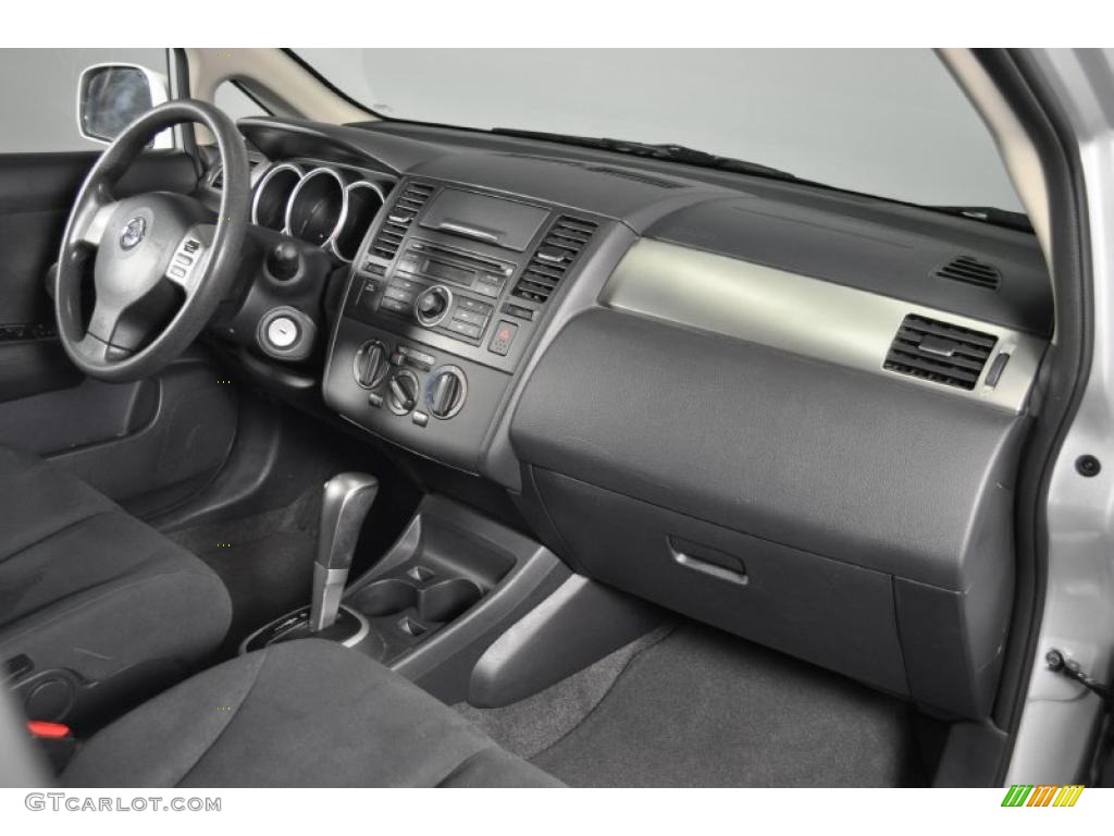 2009 Nissan Versa 1.8 S Hatchback Charcoal Dashboard Photo #39734307