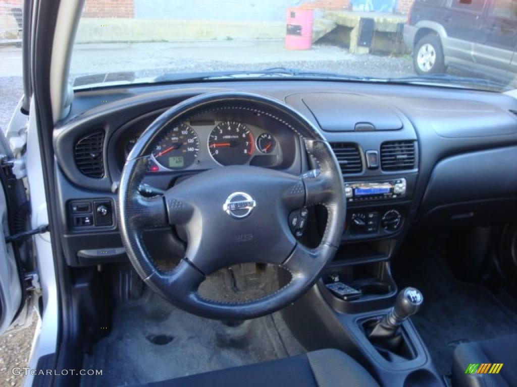 2005 Nissan Sentra SE-R Dashboard Photos