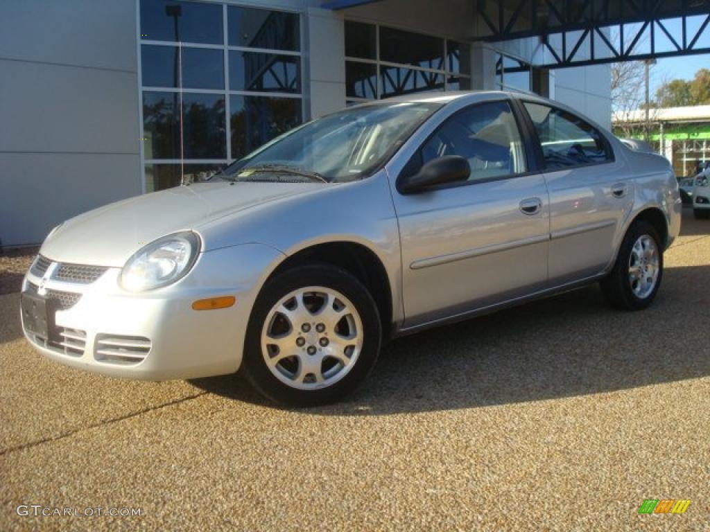 2003 Neon SXT - Bright Silver Metallic / Dark Slate Gray photo #2