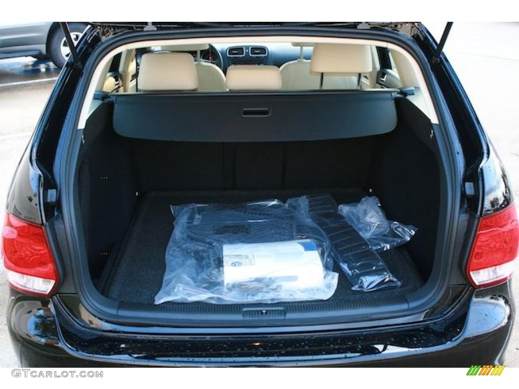 2011 Volkswagen Jetta TDI SportWagen Trunk Photo #39738353