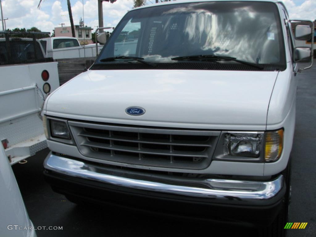 1994 Econoline E250 Cargo Van - White / Black photo #3