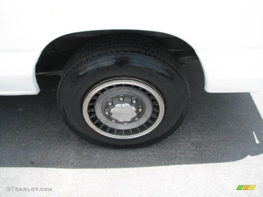 1994 Econoline E250 Cargo Van - White / Black photo #18