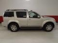 Silver Lightning Metallic - Pathfinder SE 4x4 Photo No. 3