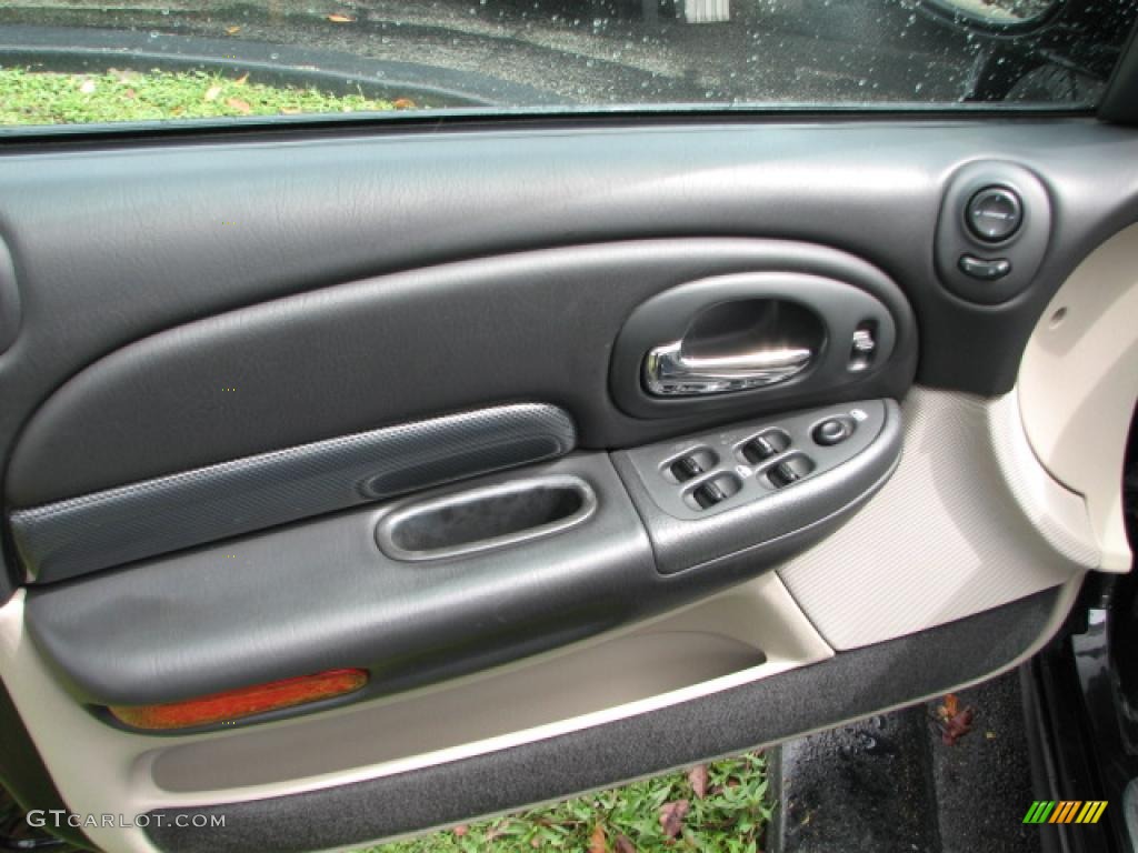 2004 Chrysler 300 M Special Edition Light Taupe/Dark Slate Gray Door Panel Photo #39743210