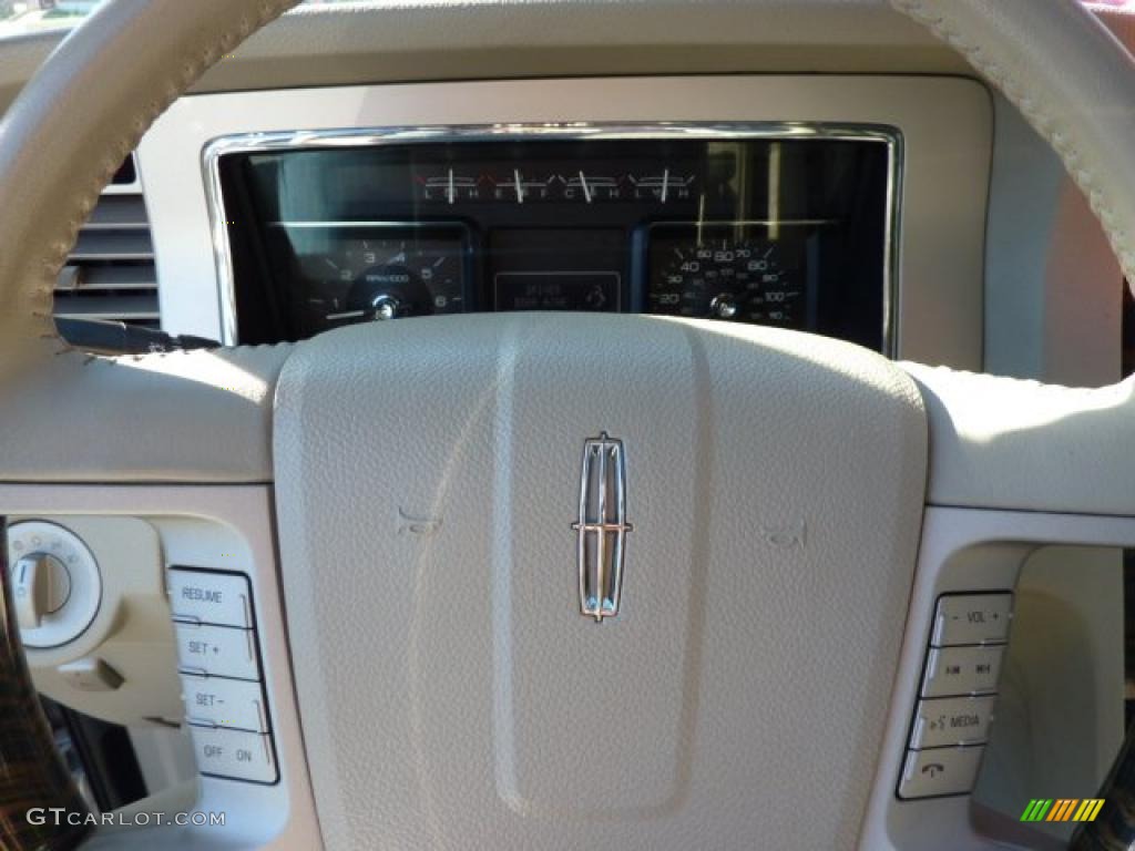 2010 Lincoln Navigator 4x4 Controls Photo #39743282