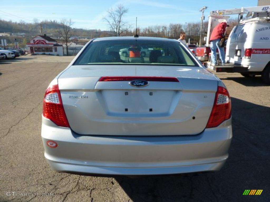 2010 Fusion S - Brilliant Silver Metallic / Medium Light Stone photo #3