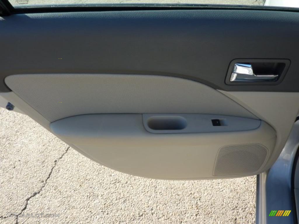 2010 Fusion S - Brilliant Silver Metallic / Medium Light Stone photo #12