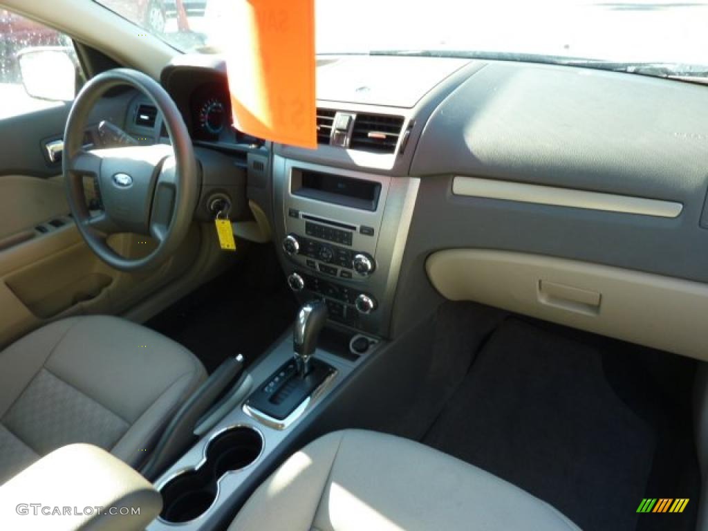 2010 Fusion S - Brilliant Silver Metallic / Medium Light Stone photo #15