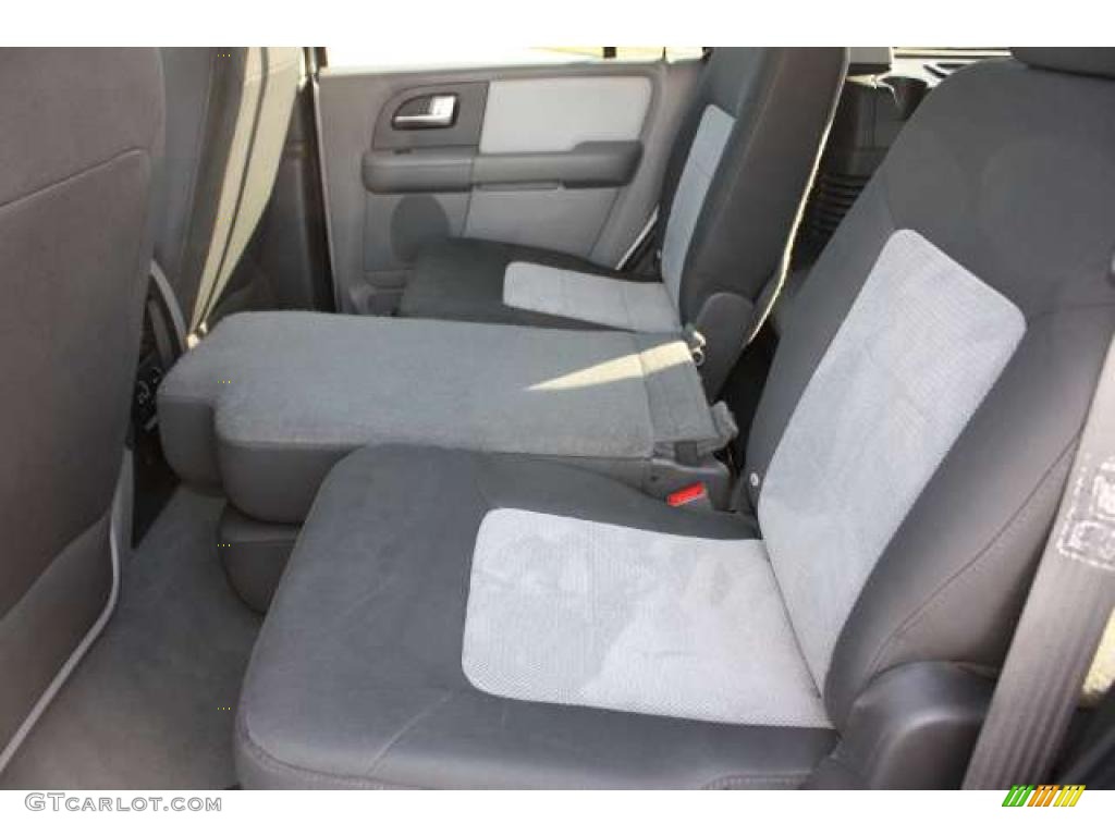 Medium Flint Gray Interior 2004 Ford Expedition XLT 4x4 Photo #39745118