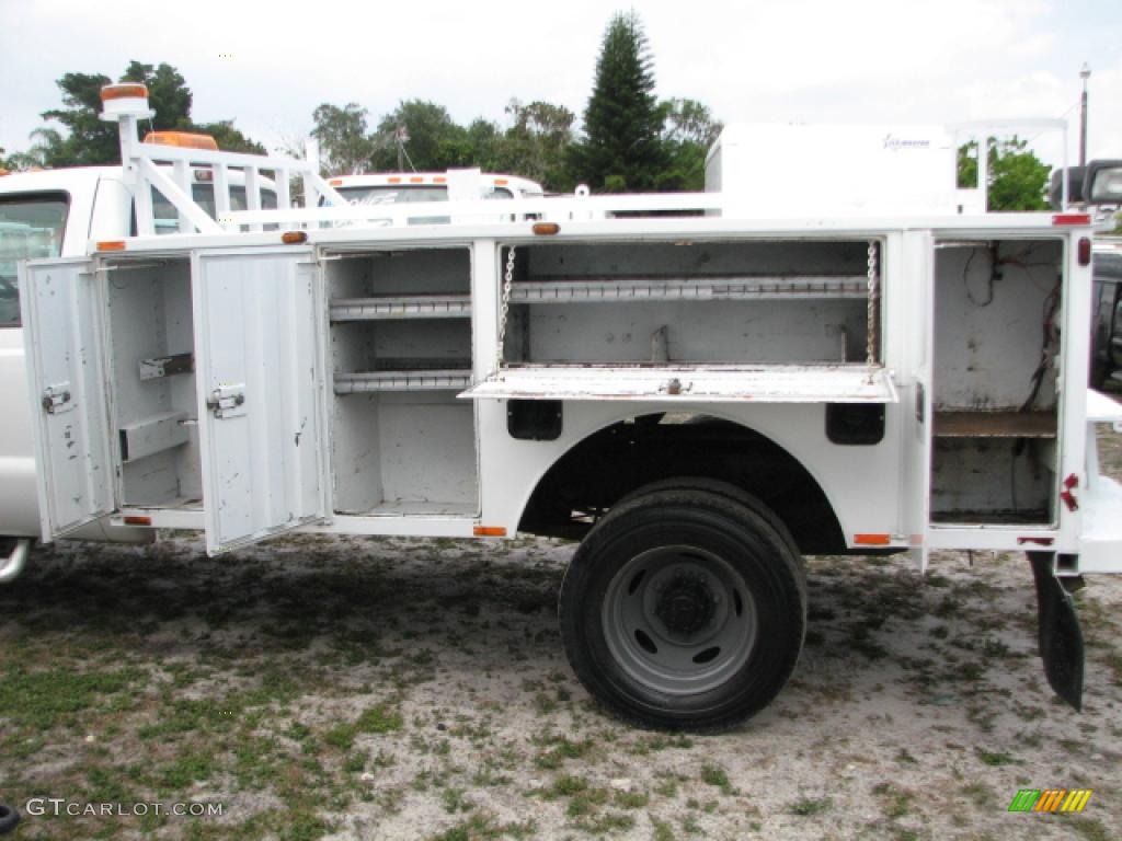 Oxford White 1999 Ford F550 Super Duty XL Utility Crane Truck Exterior Photo #39746454