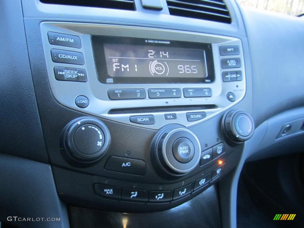 2006 Honda Accord SE Sedan Controls Photo #39746550